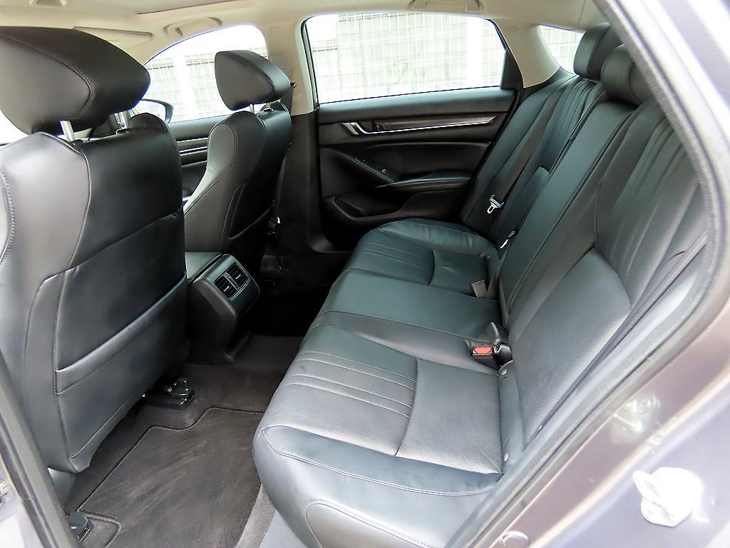 Honda Accord - Vista 6