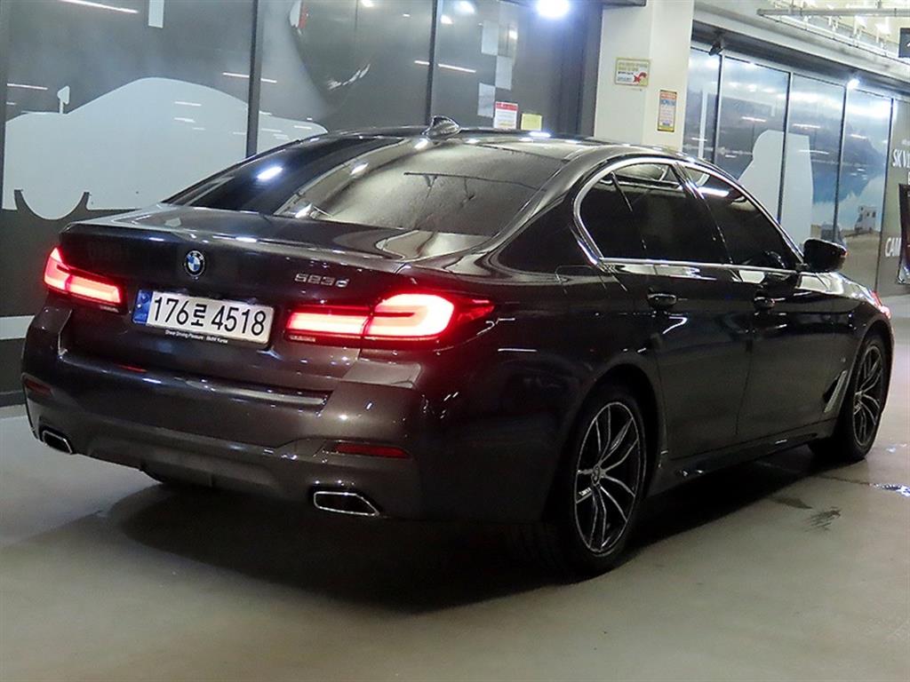 BMW 5 Series - Vista 4