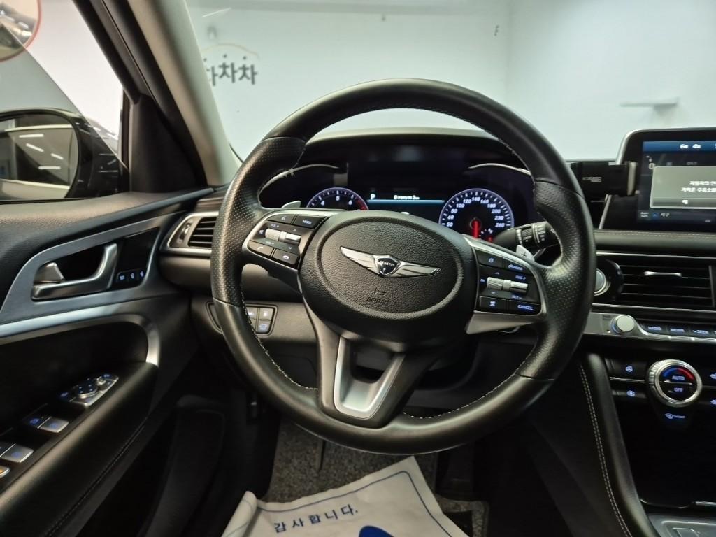 Genesis G70 - Vista 9