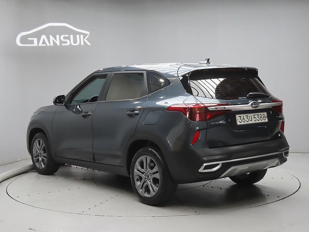 KIA Seltos - Vista 5