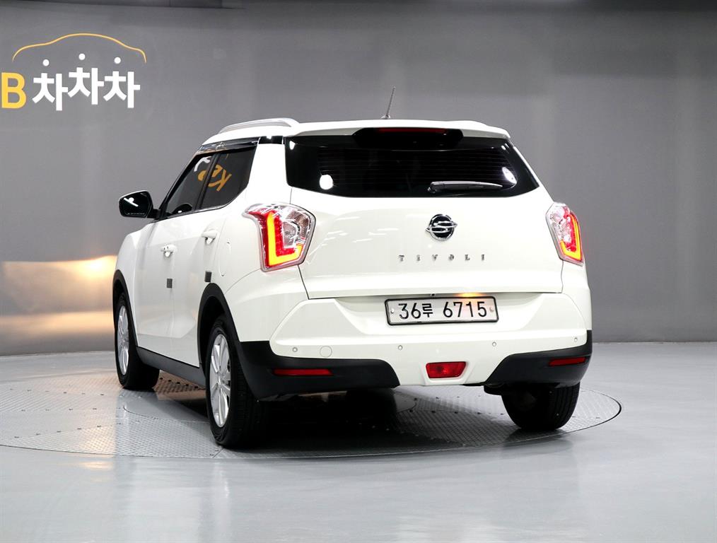 Ssangyong Tivoli - Vista 4