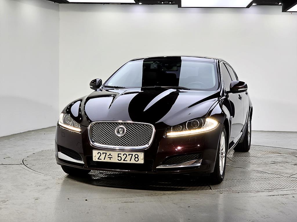 Jaguar XF - Vista 2