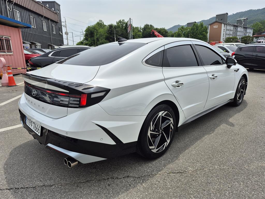 HYUNDAI Sonata - Vista 5