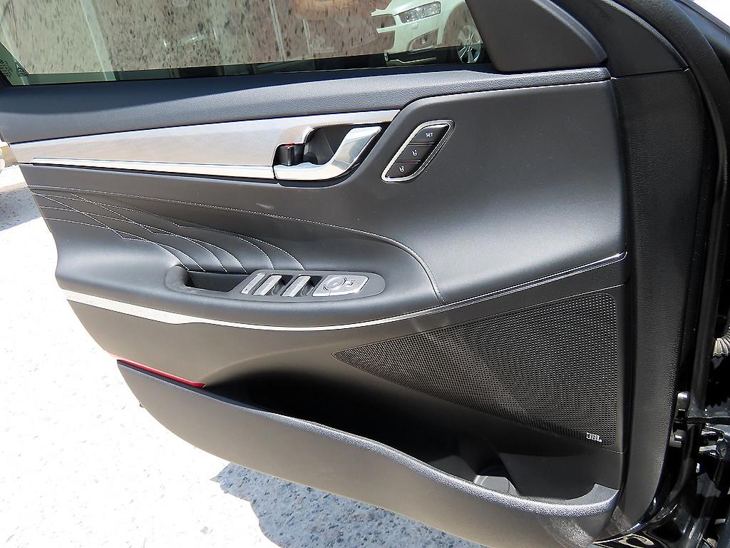 HYUNDAI Grandeur - Vista 12