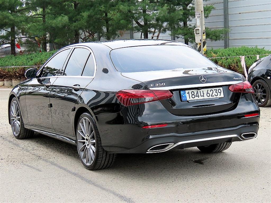 Mercedes Benz E class - Vista 3
