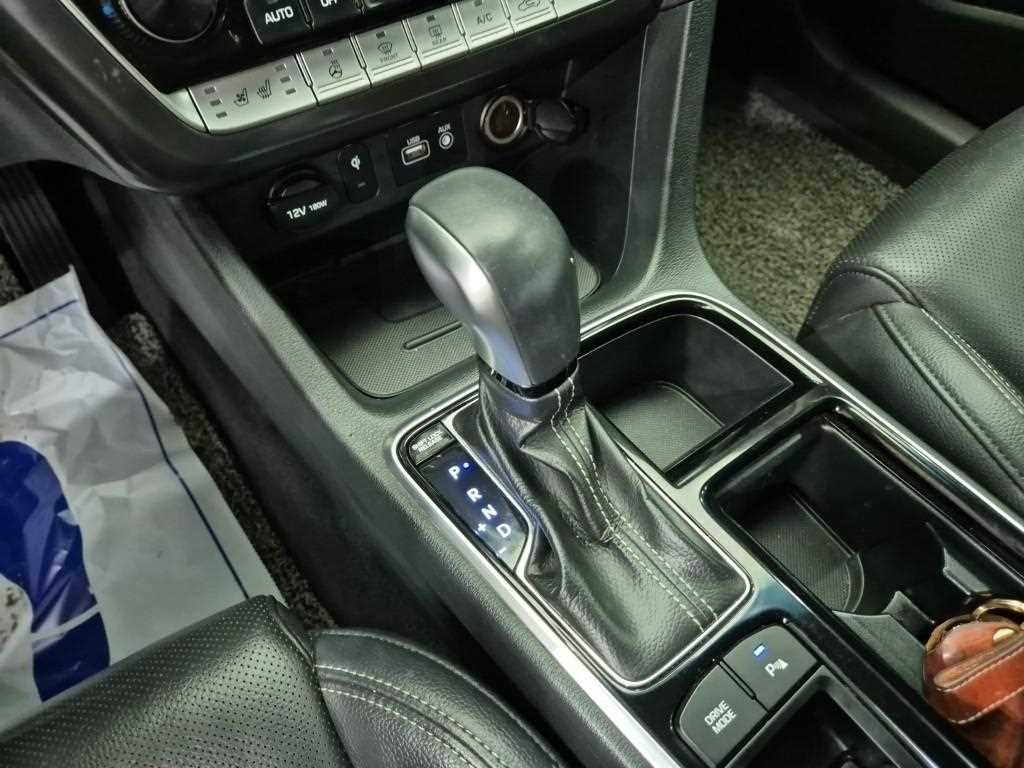 HYUNDAI Sonata - Vista 8