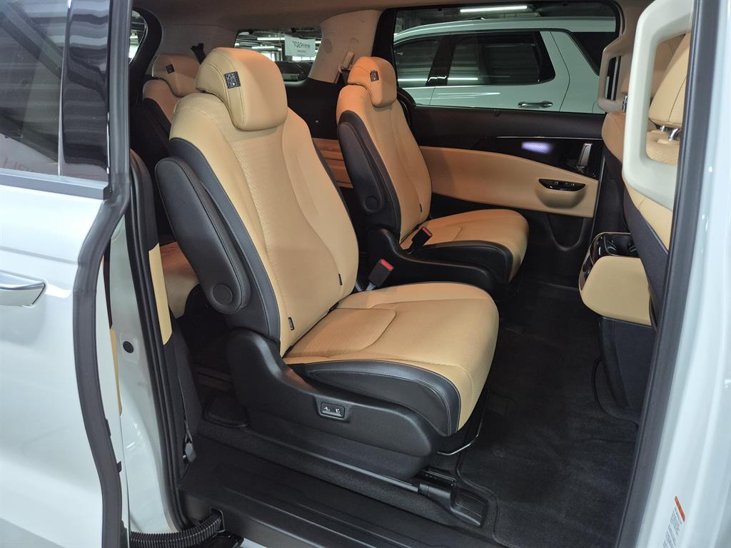 KIA Carnival 2023 the color of pearl - Importación desde Corea - HF Imports Iquique - Foto 18