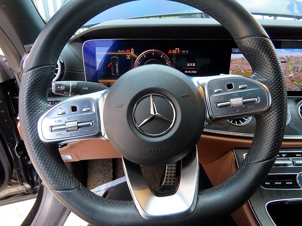 Mercedes Benz E class - Vista 8