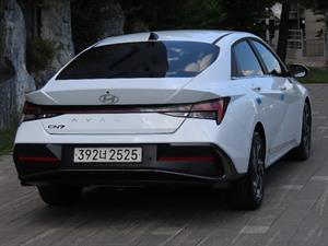HYUNDAI Avante - Vista 6