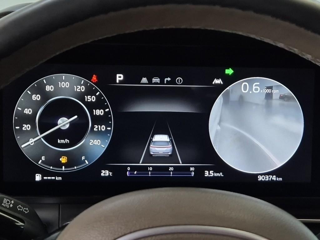 KIA Carnival - Vista 5