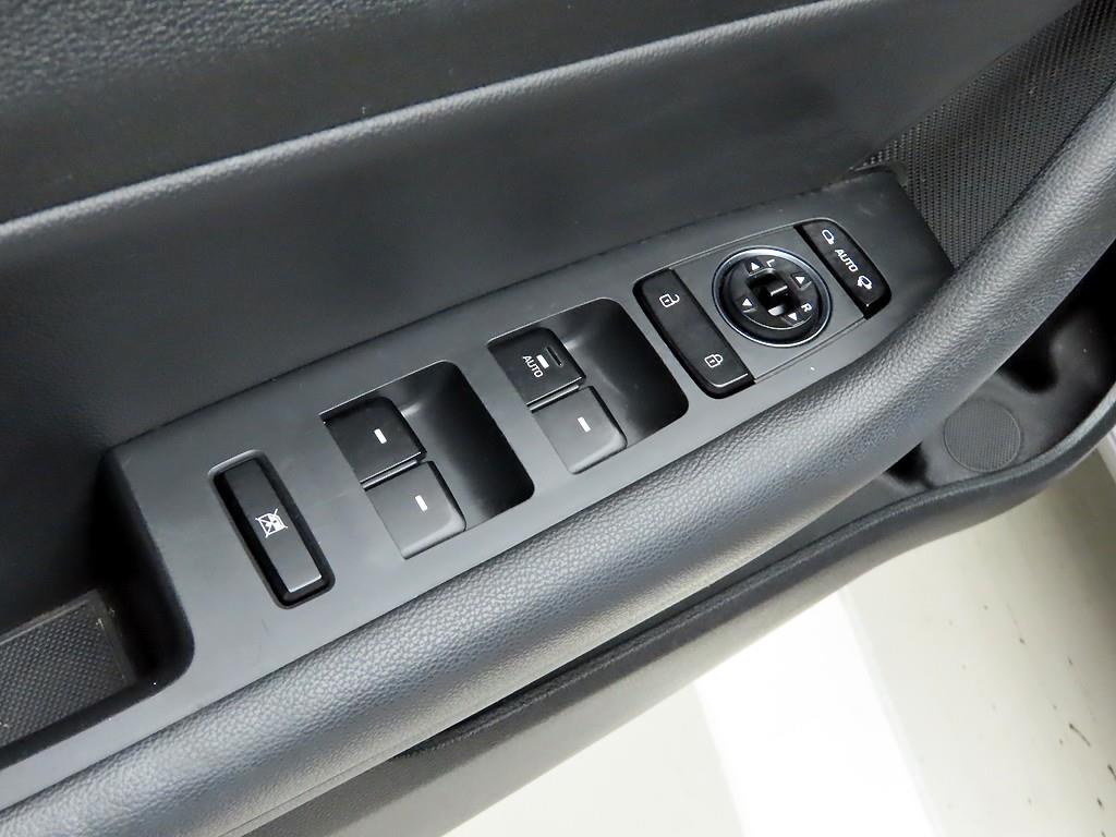 HYUNDAI Sonata - Vista 12