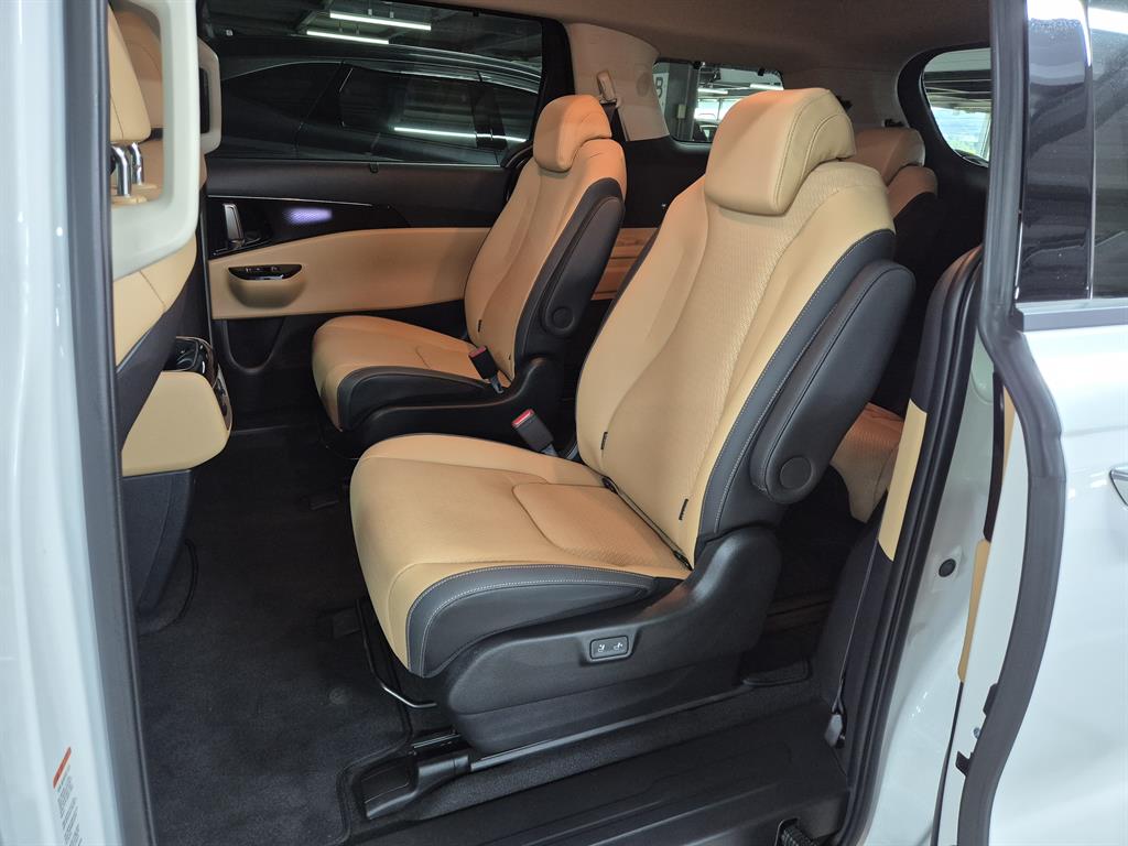 KIA Carnival 2023 the color of pearl - Importación desde Corea - HF Imports Iquique - Foto 16