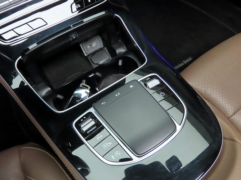 Mercedes Benz E class - Vista 11