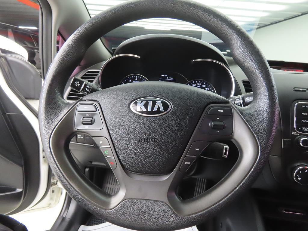 KIA K3 - Vista 8