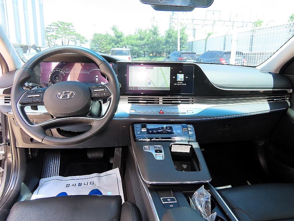 HYUNDAI Grandeur - Vista 7