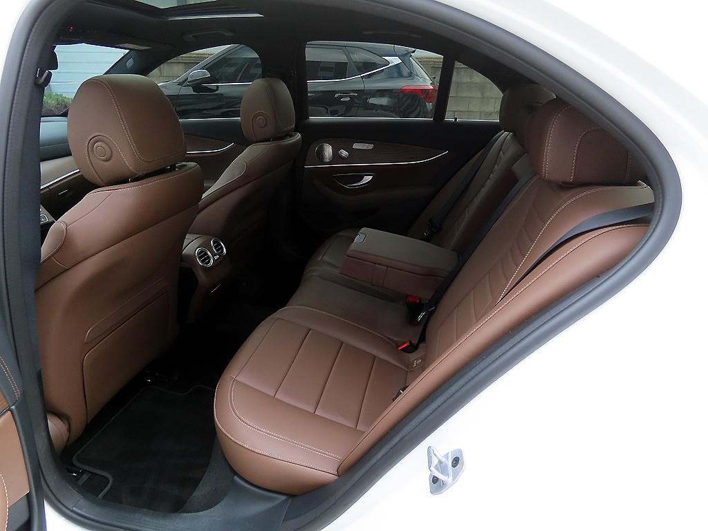 Mercedes Benz E class - Vista 6