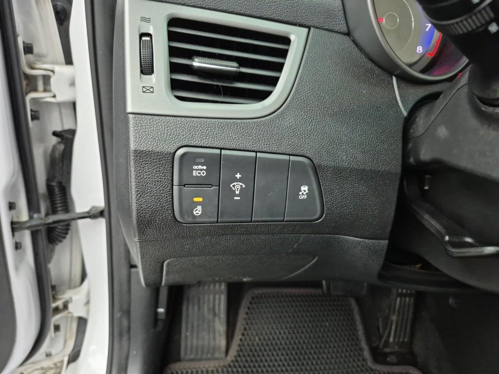 HYUNDAI Avante 2015 Blanco - Importación desde Corea - HF Imports Iquique - Foto 19