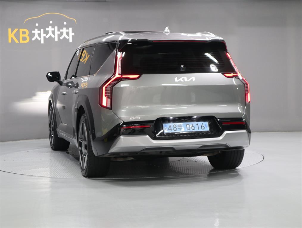 KIA EV9 - Vista 4