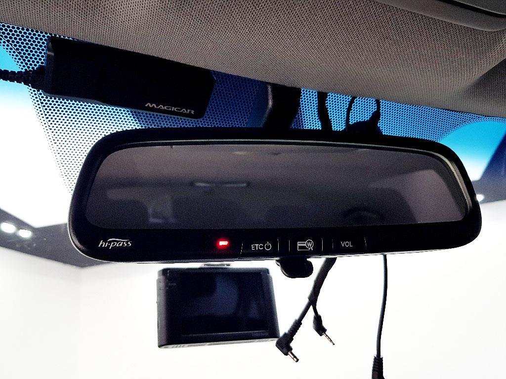 HYUNDAI Accent - Vista 11