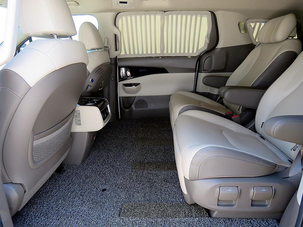 KIA Carnival - Vista 8