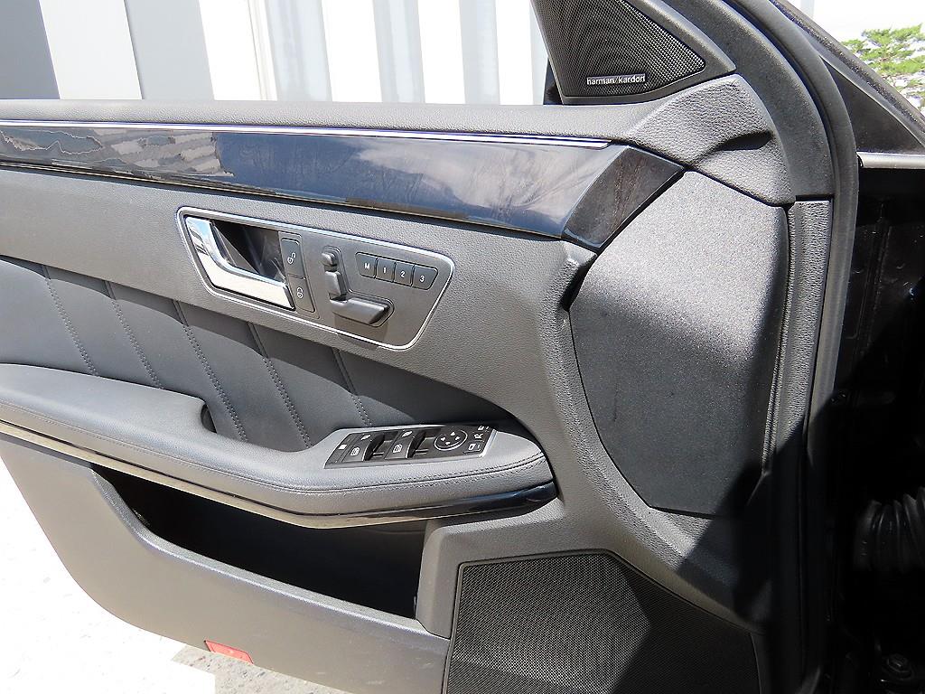 Mercedes Benz E class - Vista 11