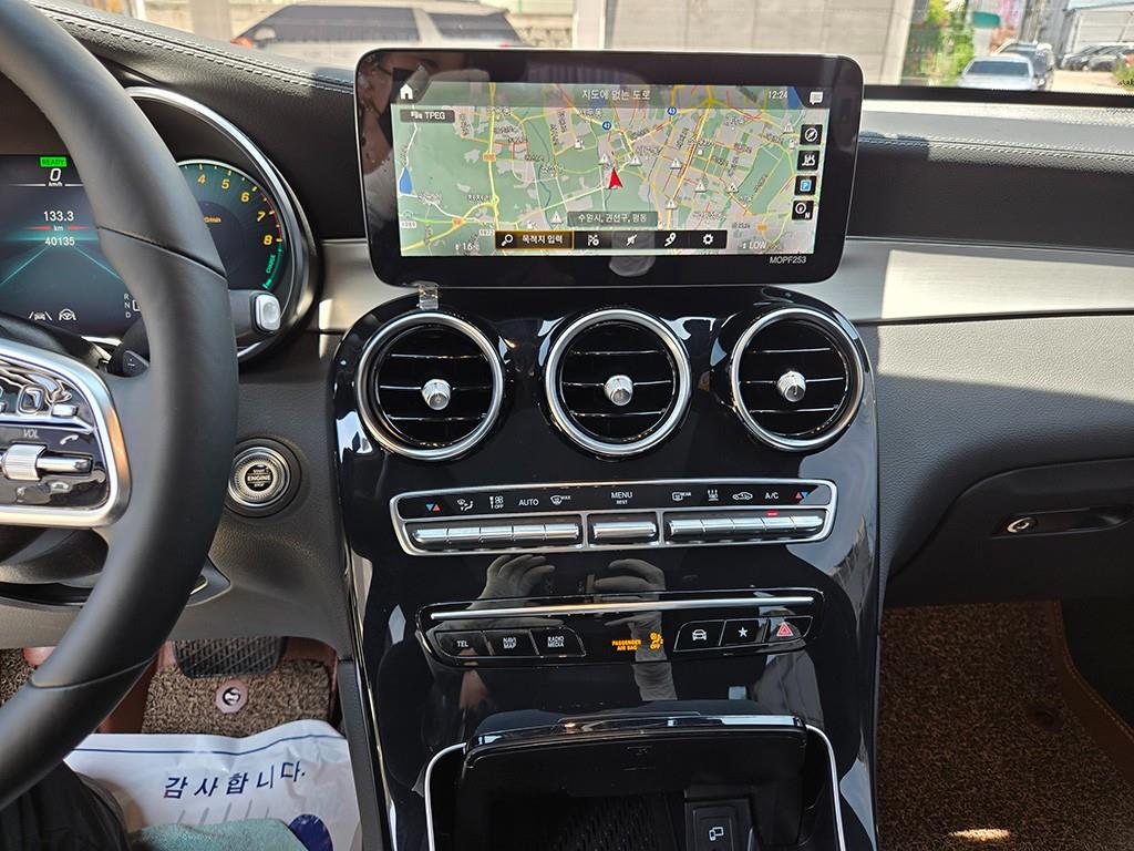 Mercedes Benz GLC Class - Vista 10