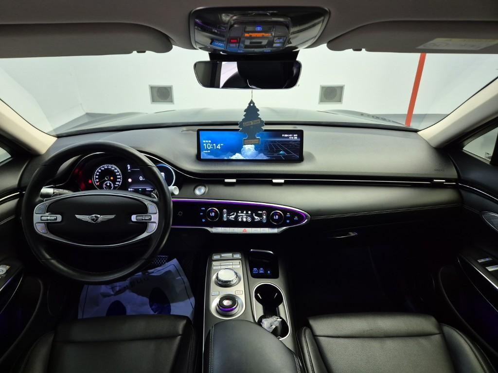Genesis GV70 - Vista 7