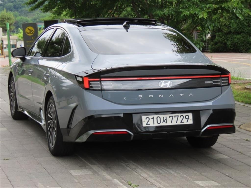 HYUNDAI Sonata - Vista 7