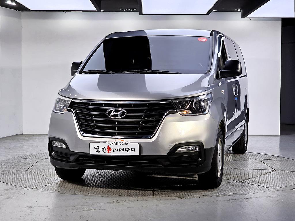 HYUNDAI Starex - Vista 2