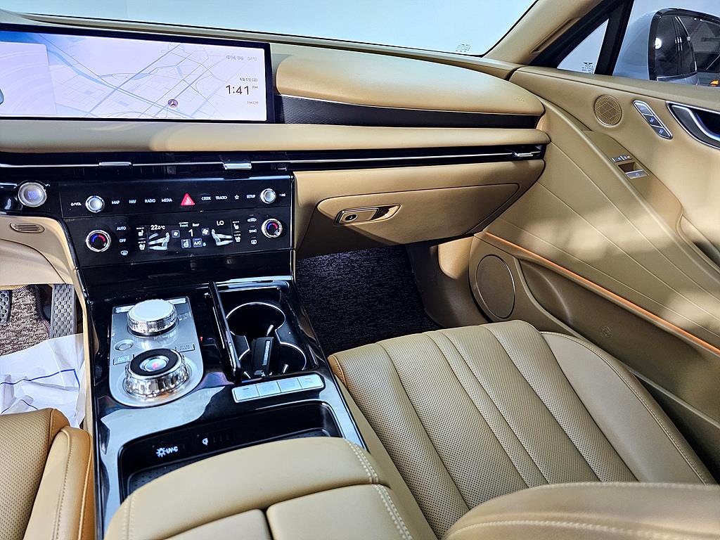Genesis G80 - Vista 10