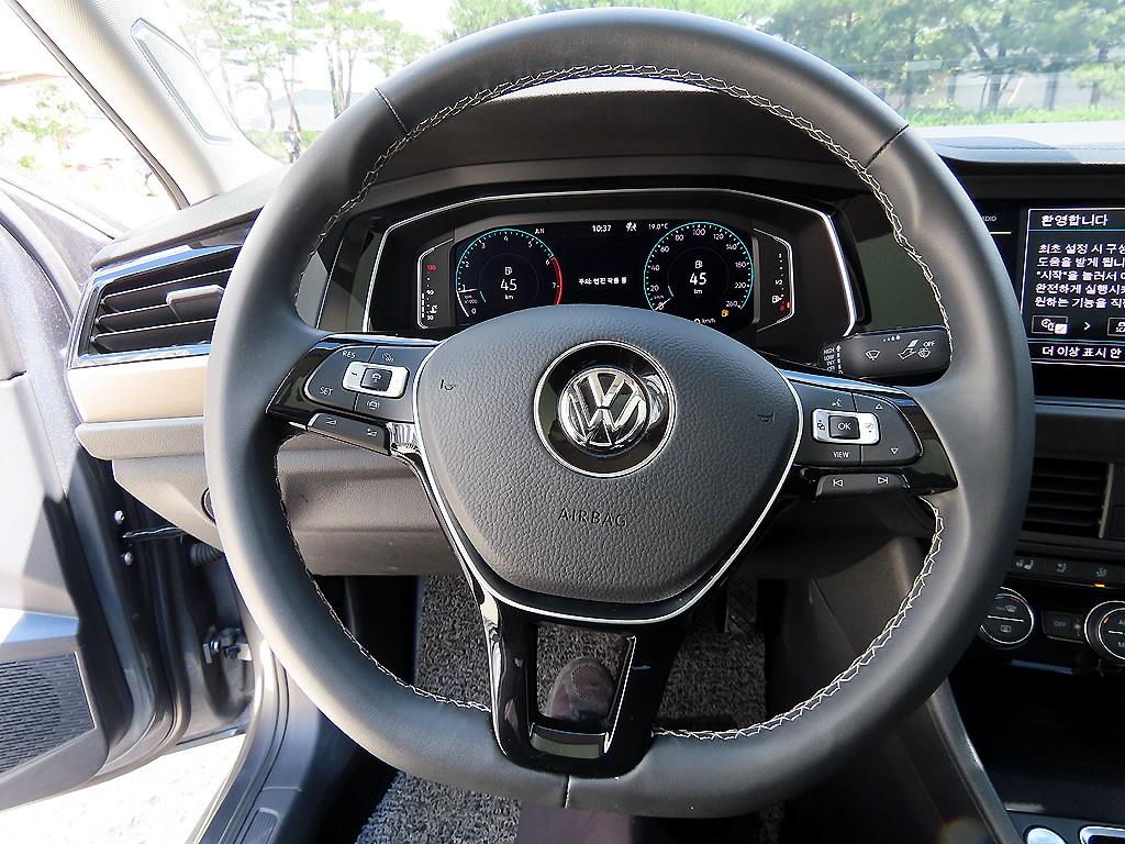 Volkswagen Jetta - Vista 8