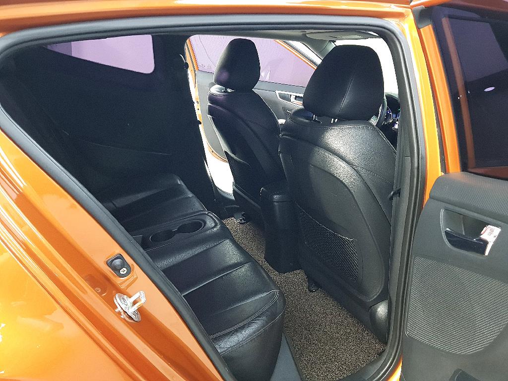 HYUNDAI Veloster - Vista 9