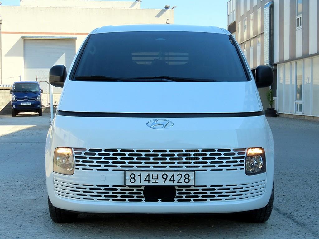 HYUNDAI Staria 2023 Blanco - Importación desde Corea - HF Imports Iquique - Foto 1