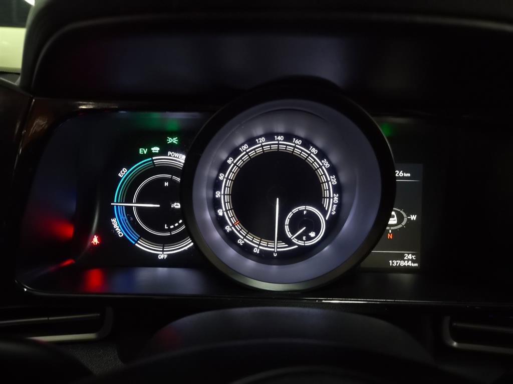 HYUNDAI Avante - Vista 10