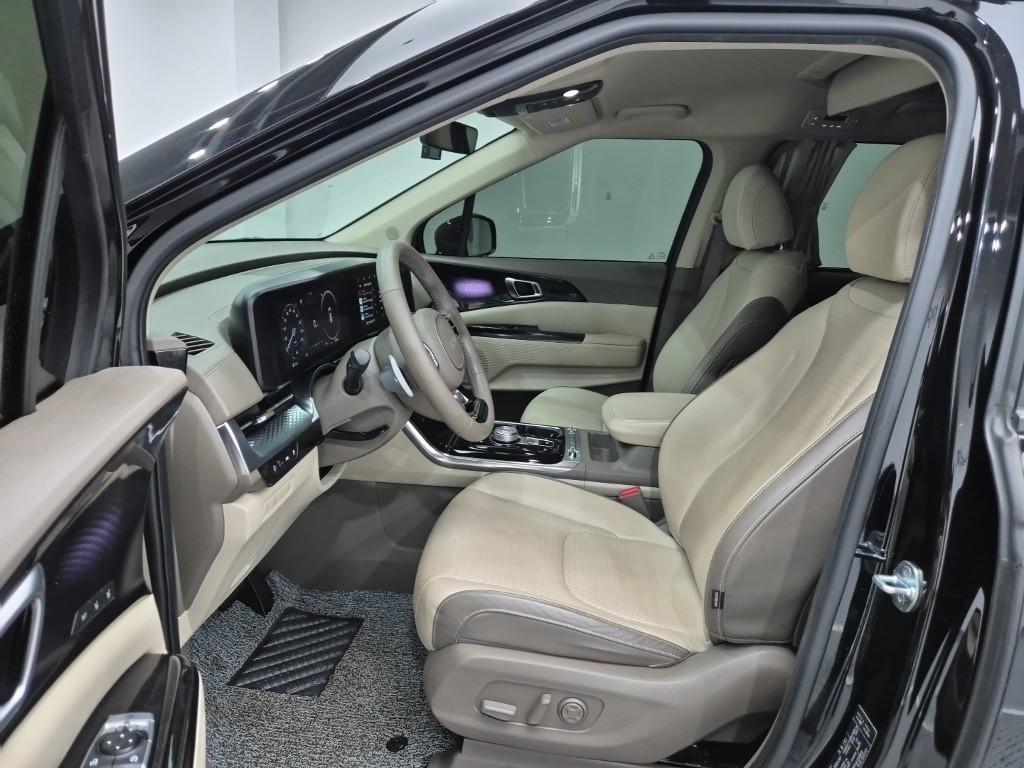 KIA Carnival - Vista 11