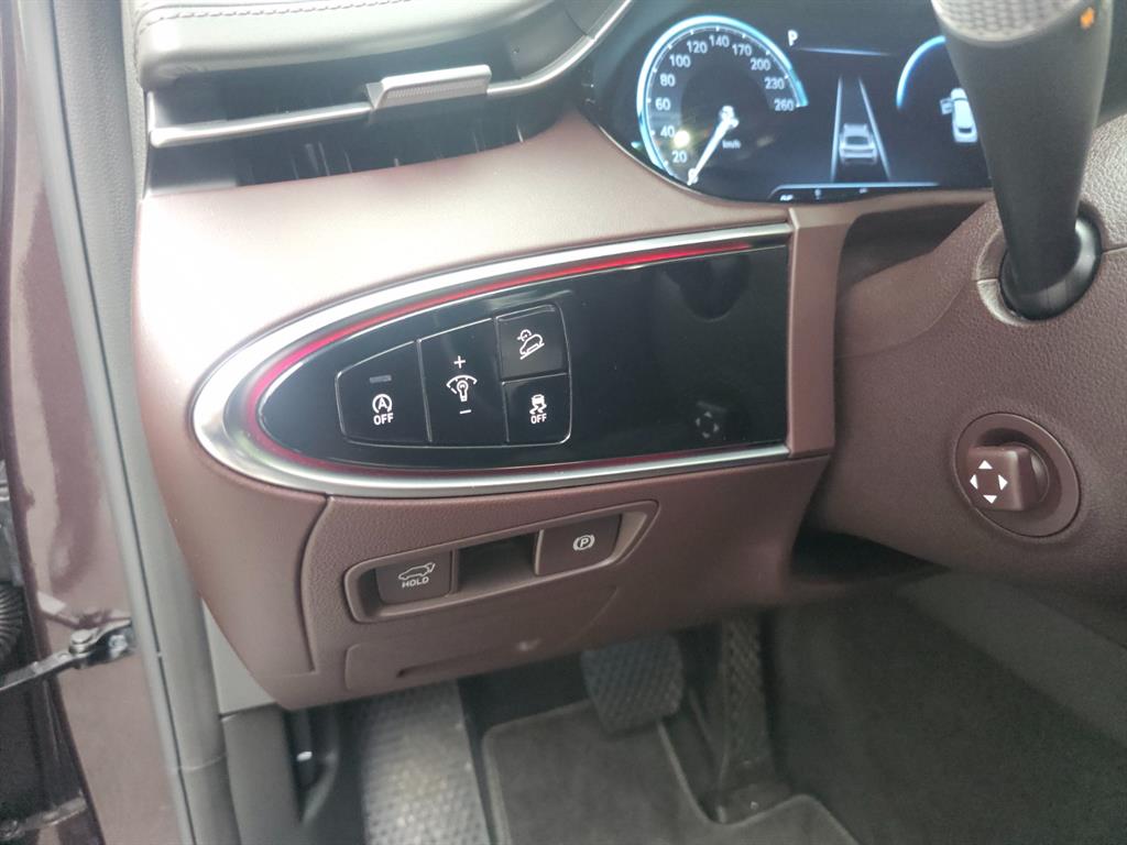 Genesis GV70 - Vista 9