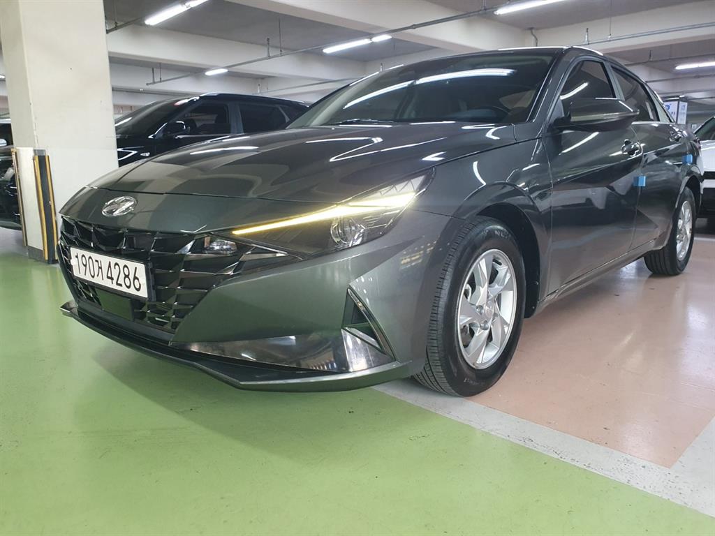 HYUNDAI Avante - Vista 3