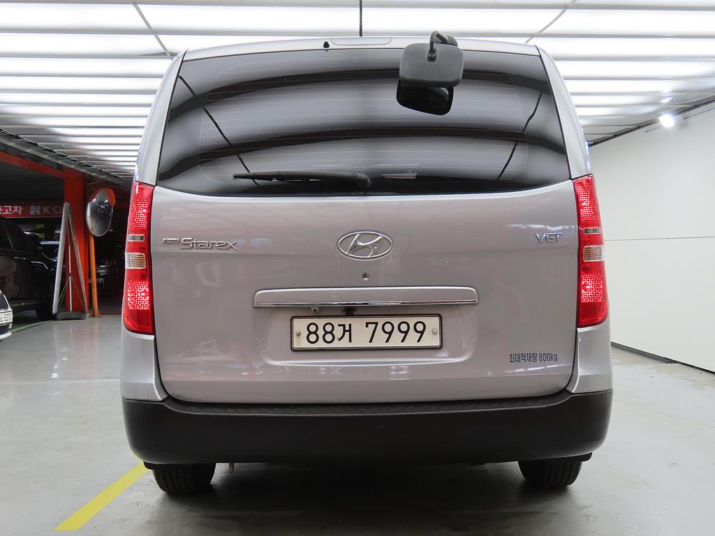 HYUNDAI Starex - Vista 4