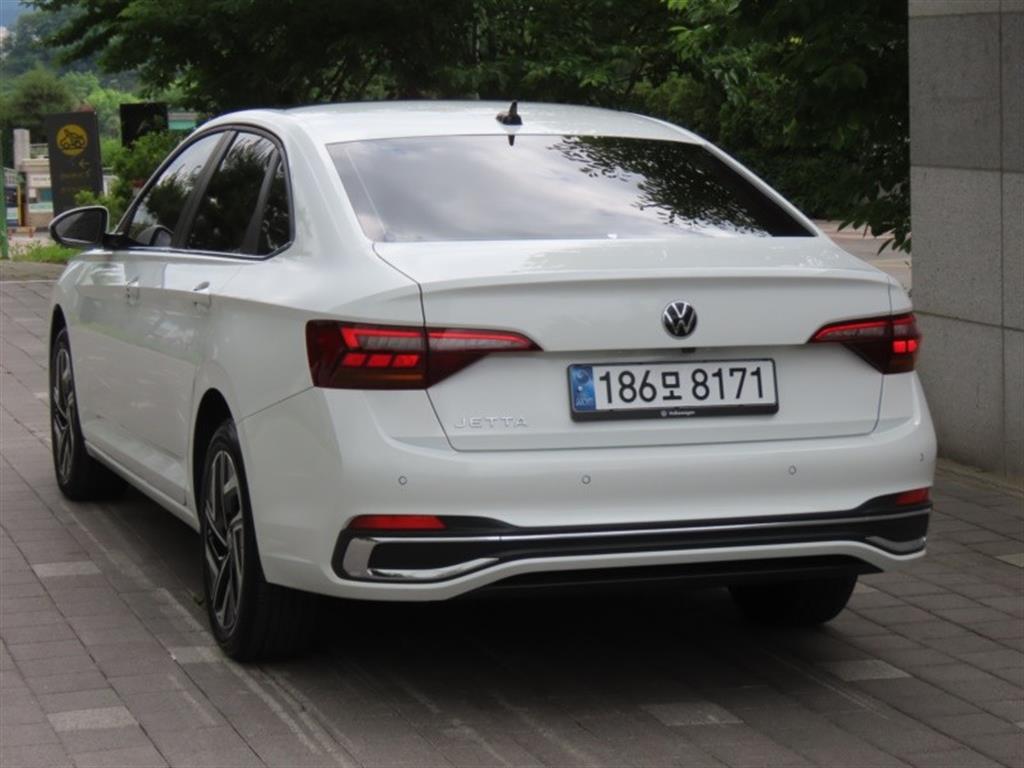 Volkswagen Jetta - Vista 7