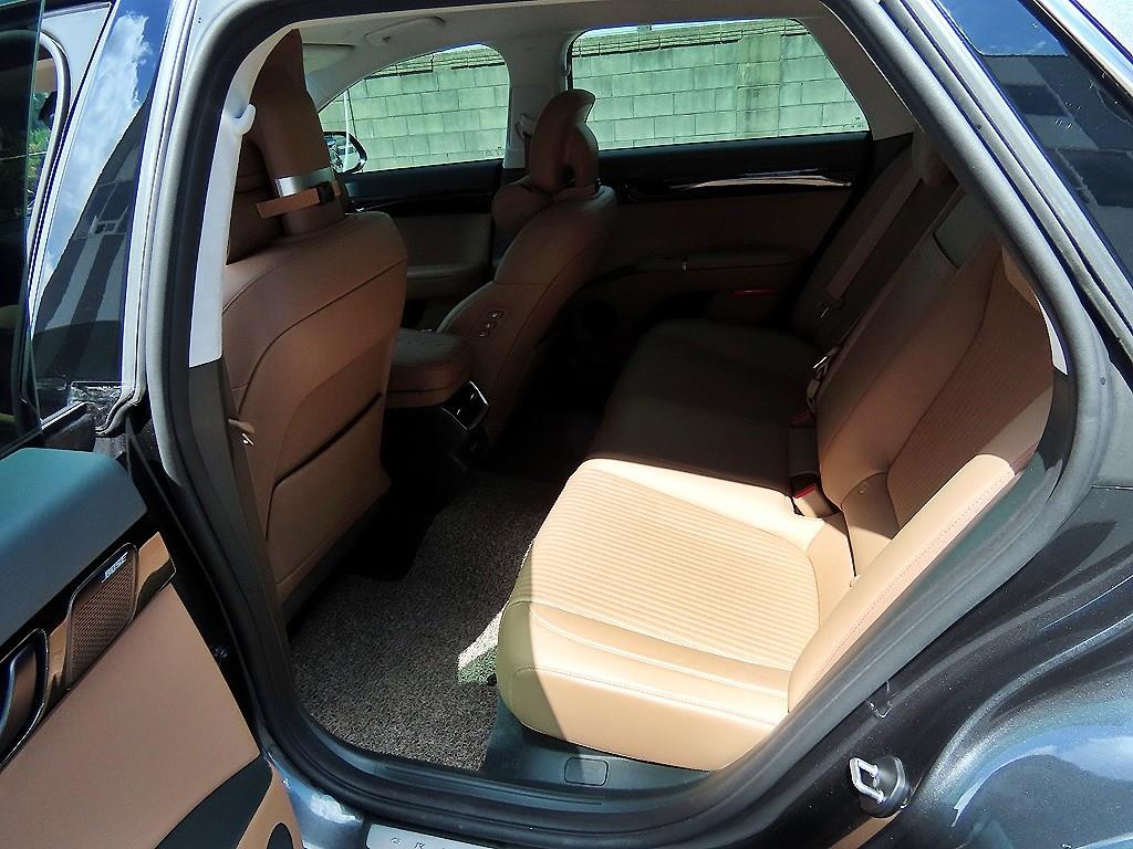 HYUNDAI Grandeur - Vista 6