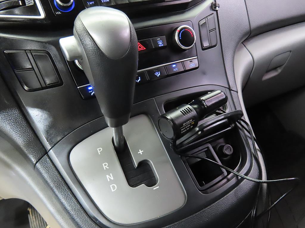 HYUNDAI Starex - Vista 7