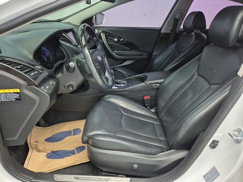 HYUNDAI Grandeur - Vista 10