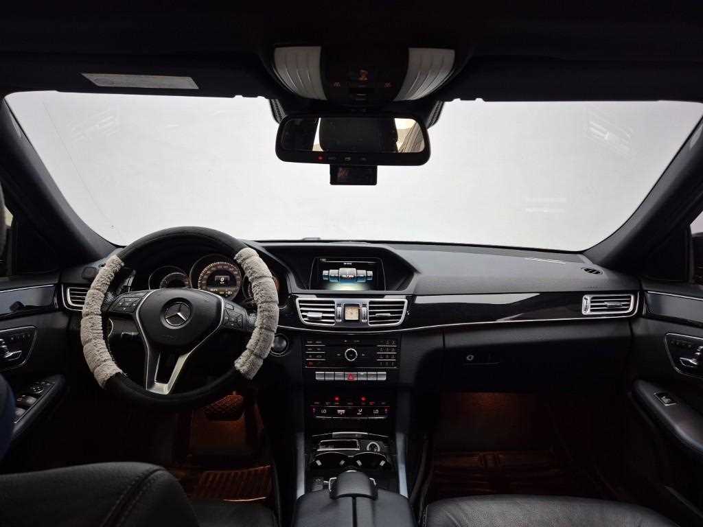 Mercedes Benz E class - Vista 7