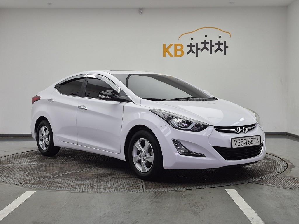 HYUNDAI Avante - Vista 2