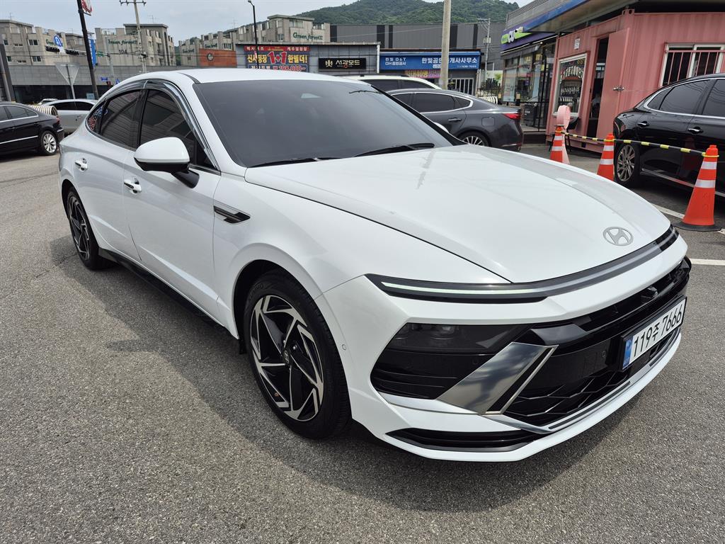 HYUNDAI Sonata - Vista 3
