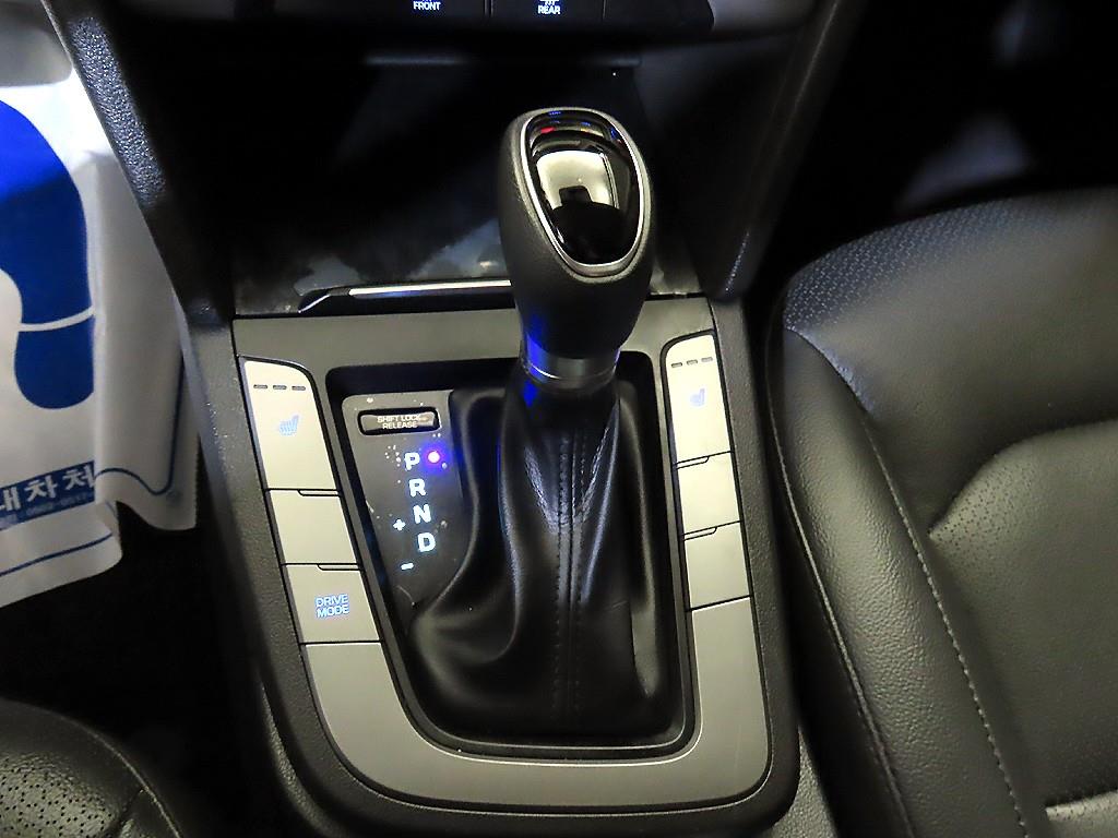 HYUNDAI Avante - Vista 12