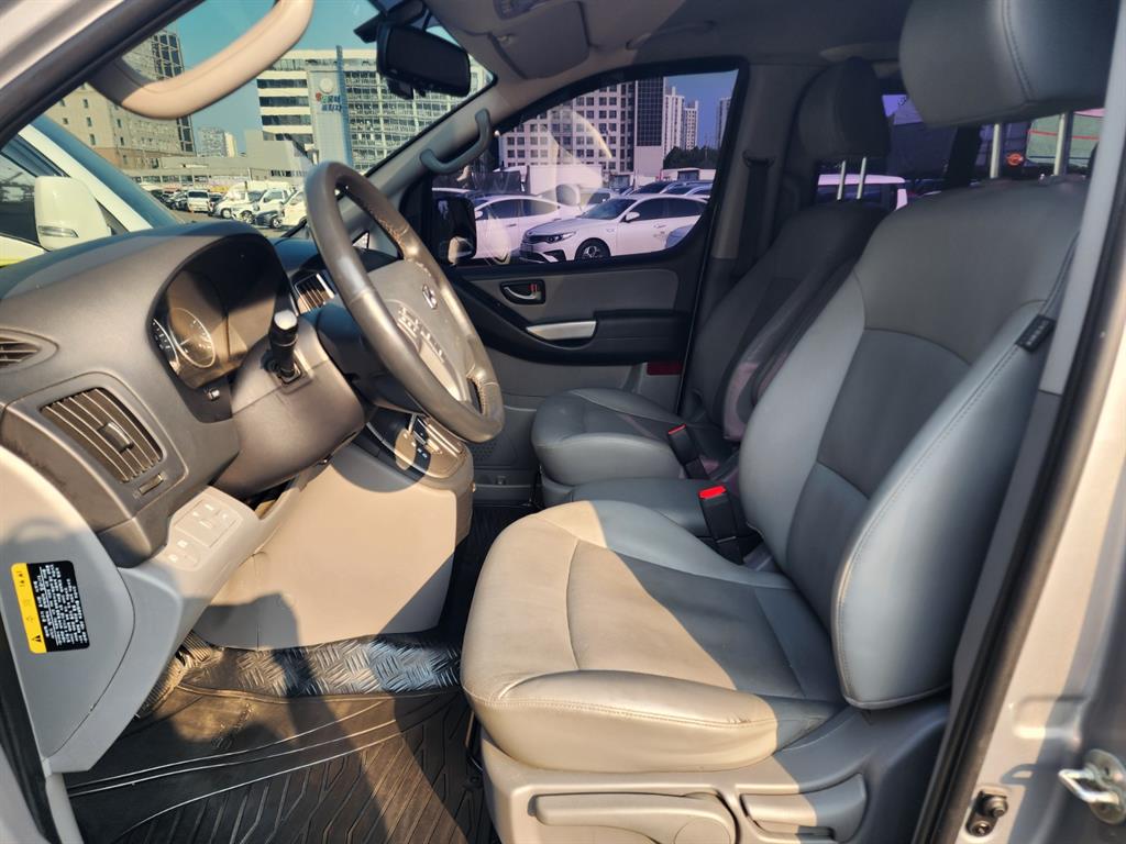 HYUNDAI Starex 2017 Gris - Importación desde Corea - HF Imports Iquique - Foto 18