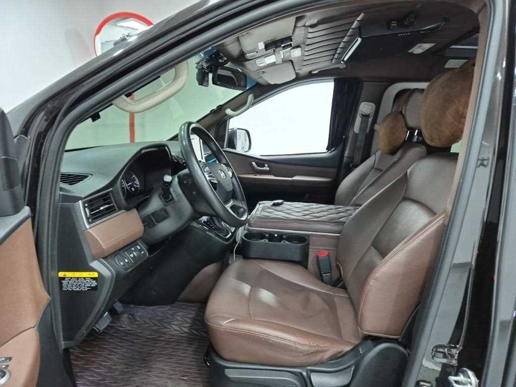 HYUNDAI Starex - Vista 10