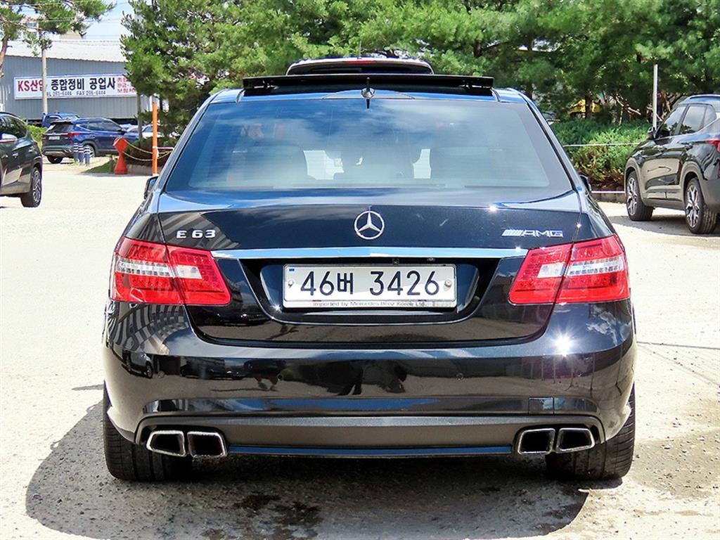 Mercedes Benz E class - Vista 4
