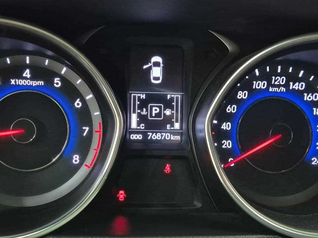 HYUNDAI Avante - Vista 6